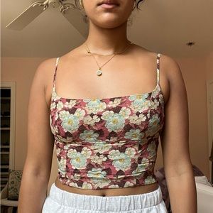Aritzia Wilfred size XS crop floral print sleeveless top
